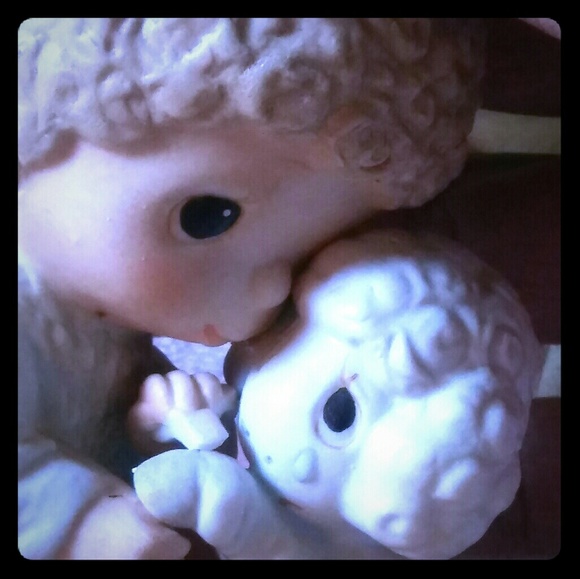 Vintage Precious Moments "He Careth for You" - Picture 3 of 8